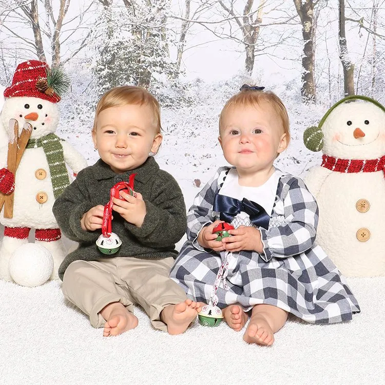 2 Children snowmen background (9)